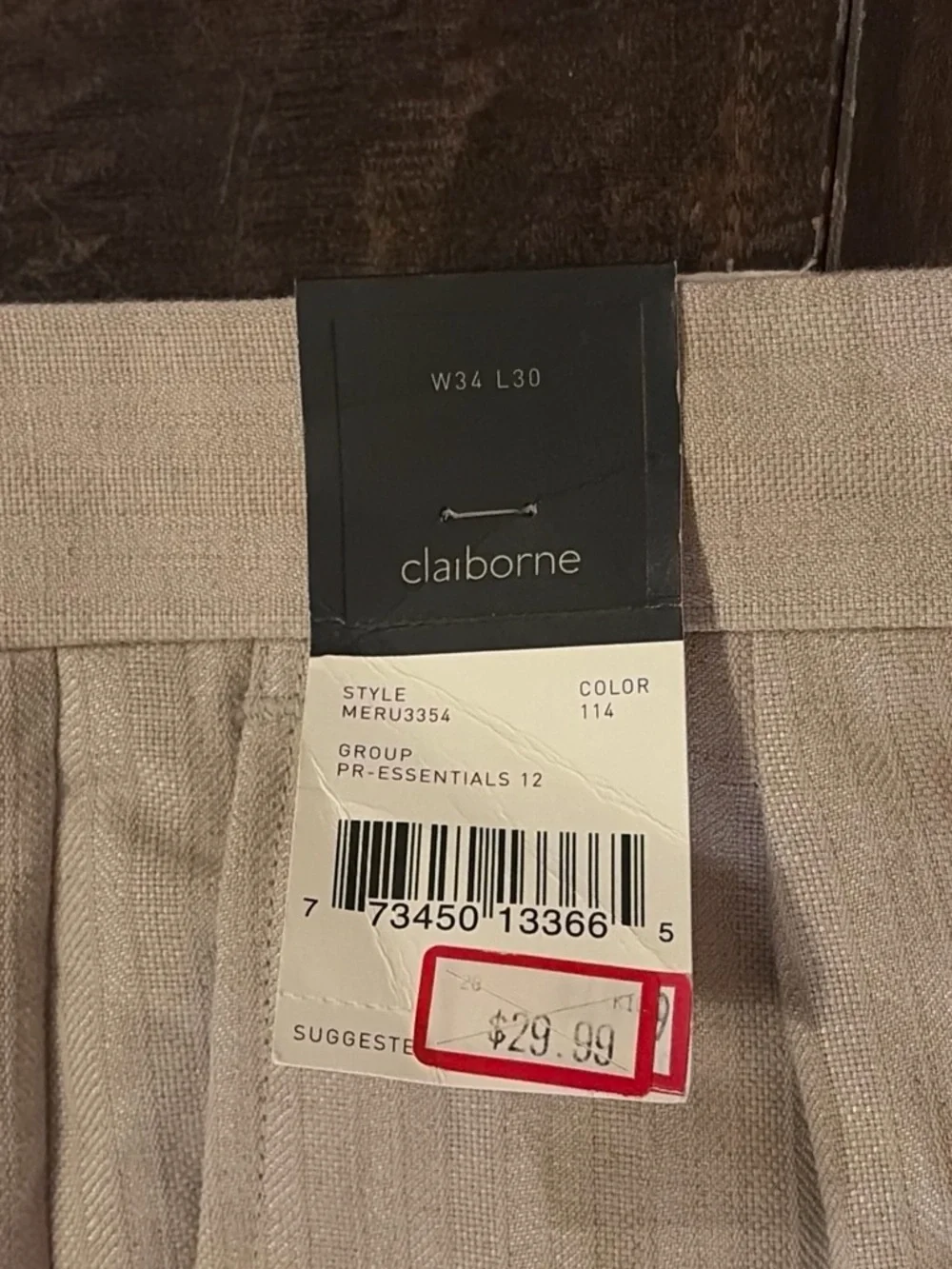 Claiborne Men's Tan Suit - Classic Single-Breasted Jacket and Pleated Pants